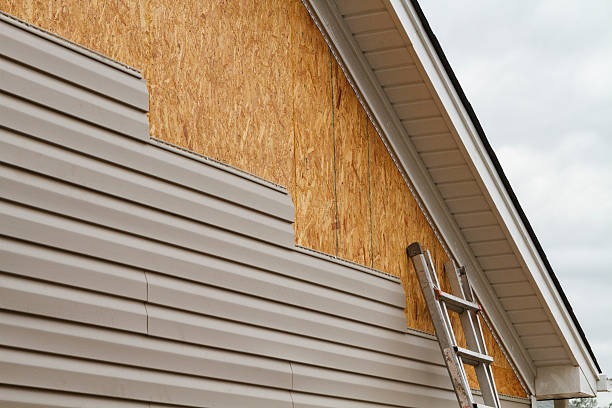 Professional Fiber Cement Siding technician working in Havre de Grace, MD